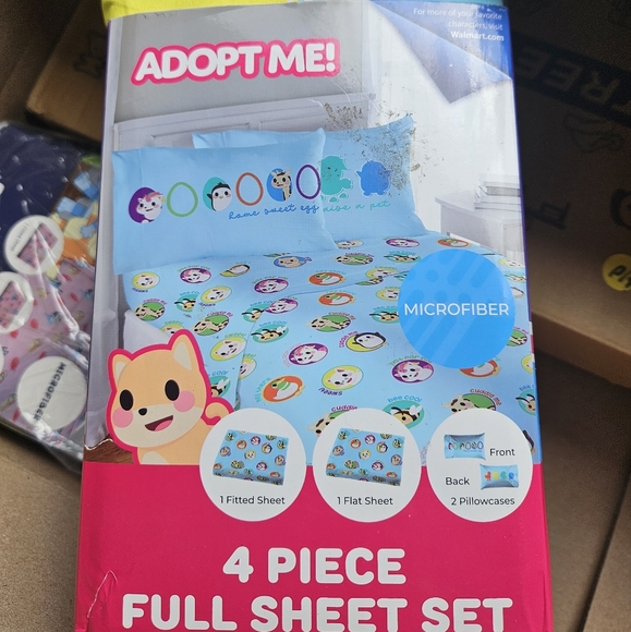 Adopt Me 4 piece Full sheet set - Picture 1 of 3